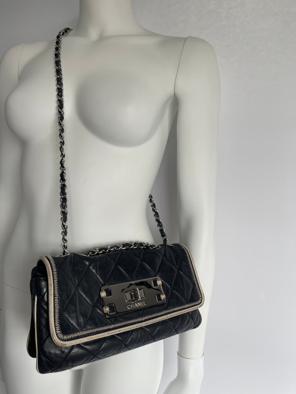 CHANEL 2008/9 Black Lambskin East West Cream Trim