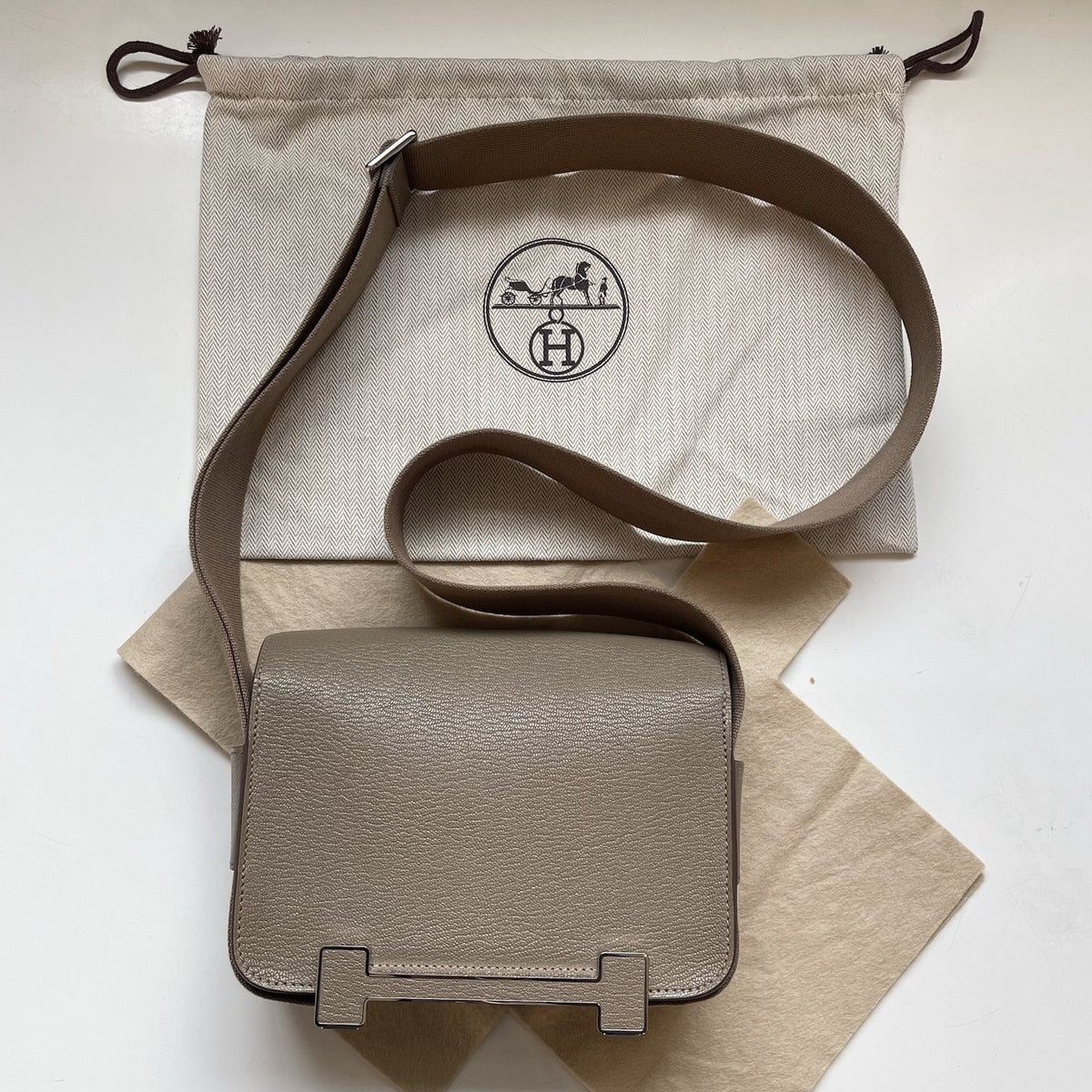 Hermes Geta Bag Étoupe Calfskin Leather ‘H’ Closure Canvas Shoulder Crossbody