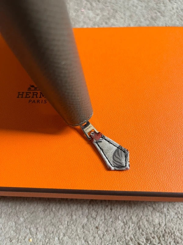 Hermès Wallet ‘Silk’In Classique’ Long Zip Grey Taupe Epsom Calfskin Embossed