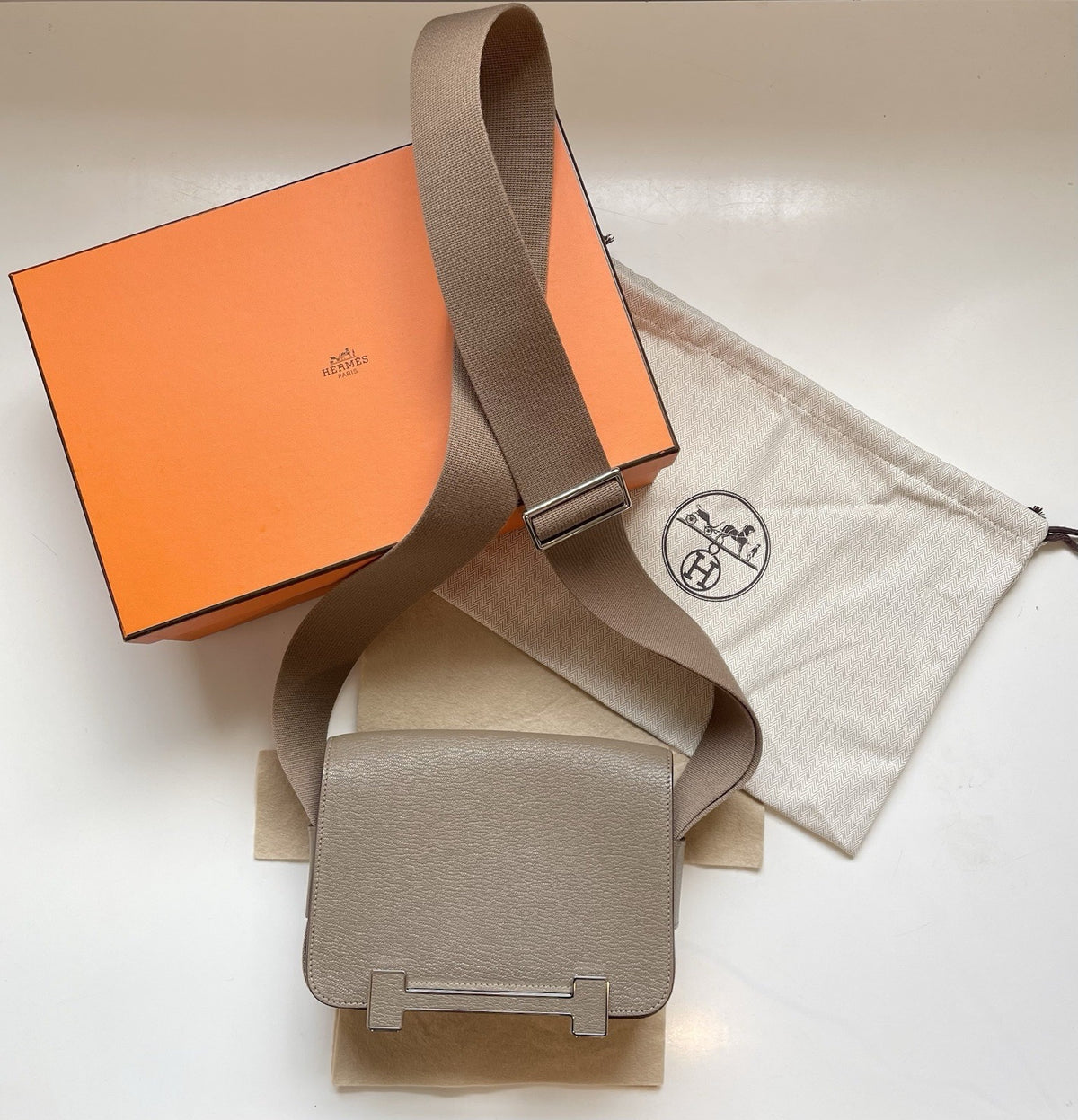 Hermes Geta Bag Étoupe Calfskin Leather ‘H’ Closure Canvas Shoulder Crossbody