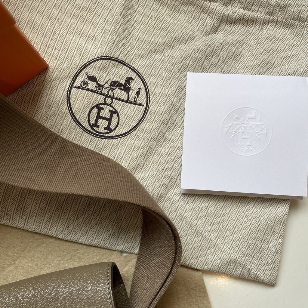 Hermes Geta Bag Étoupe Calfskin Leather ‘H’ Closure Canvas Shoulder Crossbody